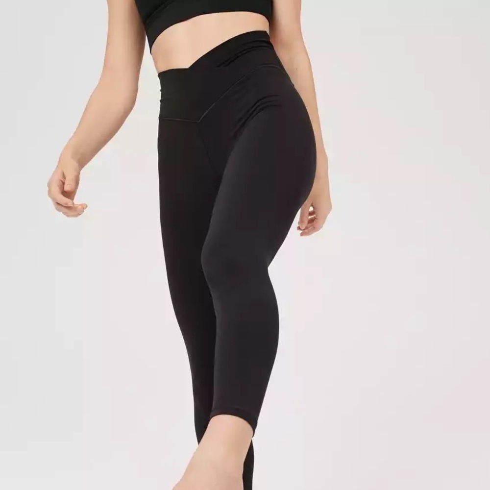 Aerie Offline cross legging